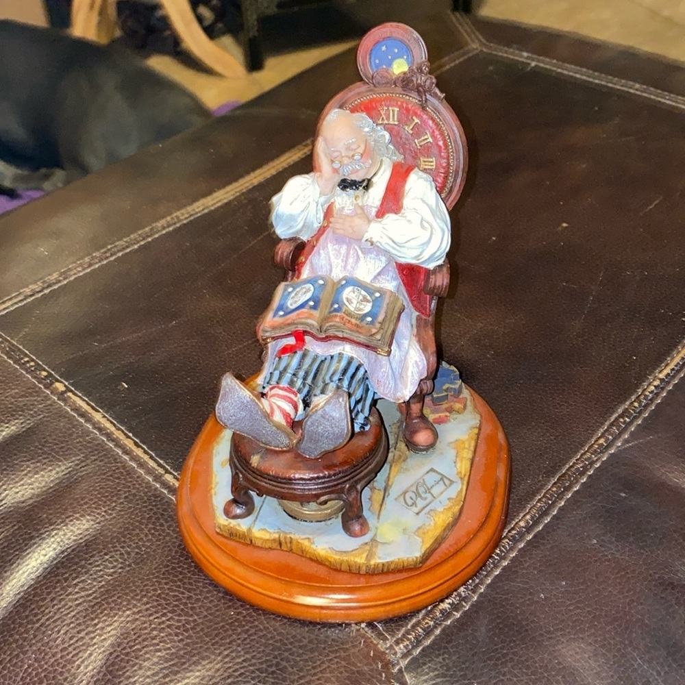Vintage, 1995 Santa Toymaker figurine from the Kettle Keepers collection,